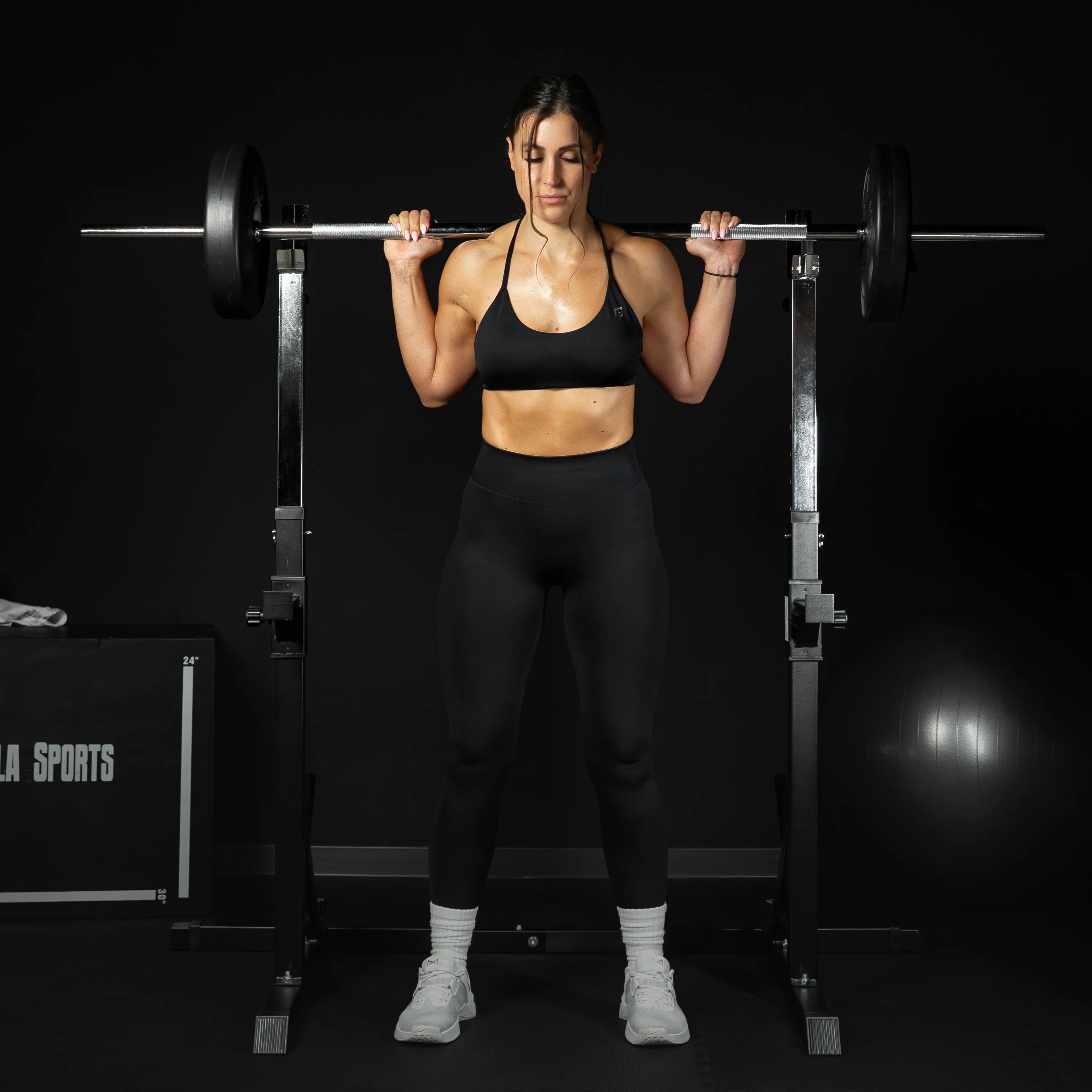 gyronetics-e-series-squat-rack-verstellbar-mit-ablage image 2